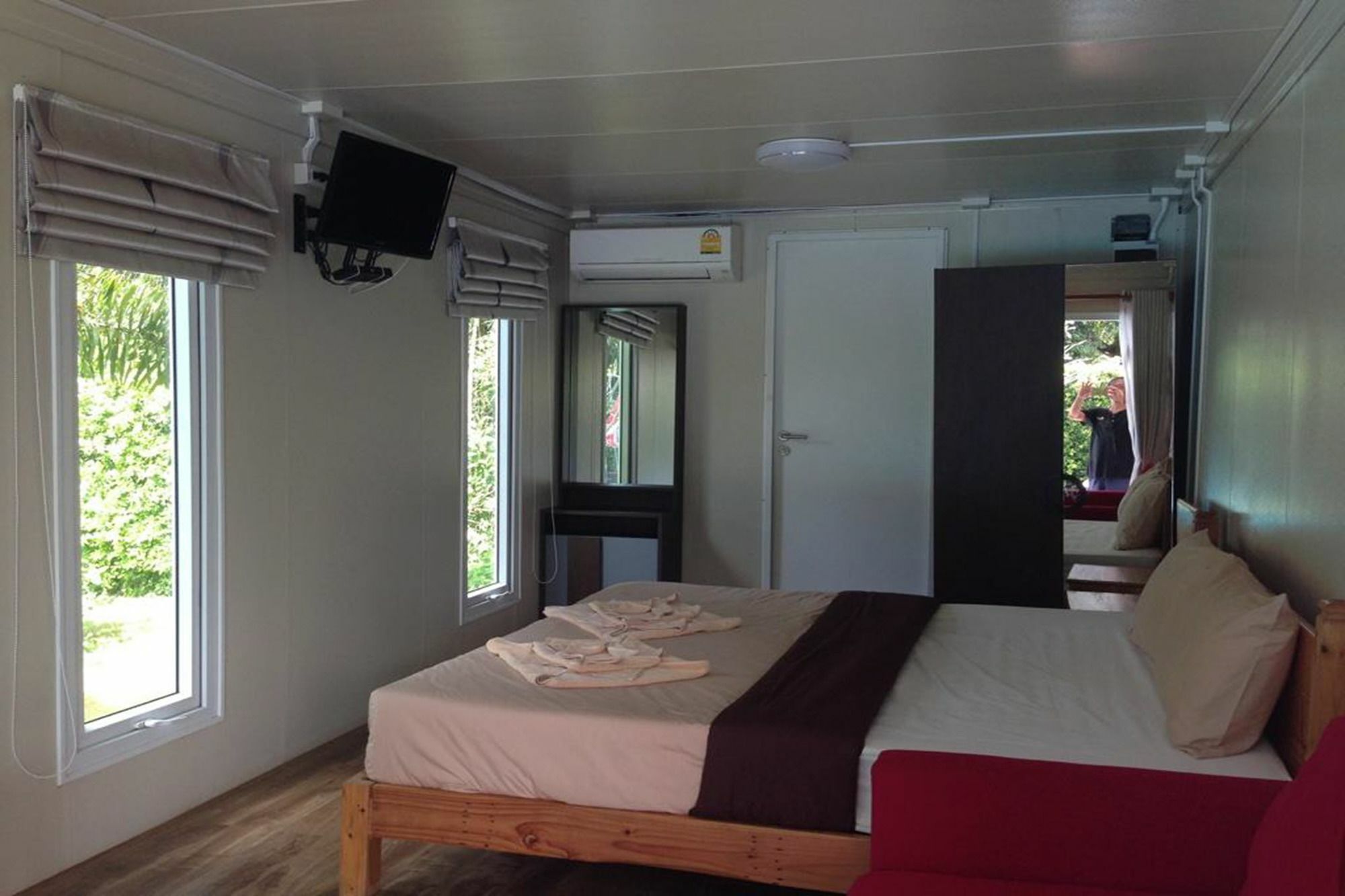 Hotel Check In And Chill Out Ban Laem Sok Esterno foto