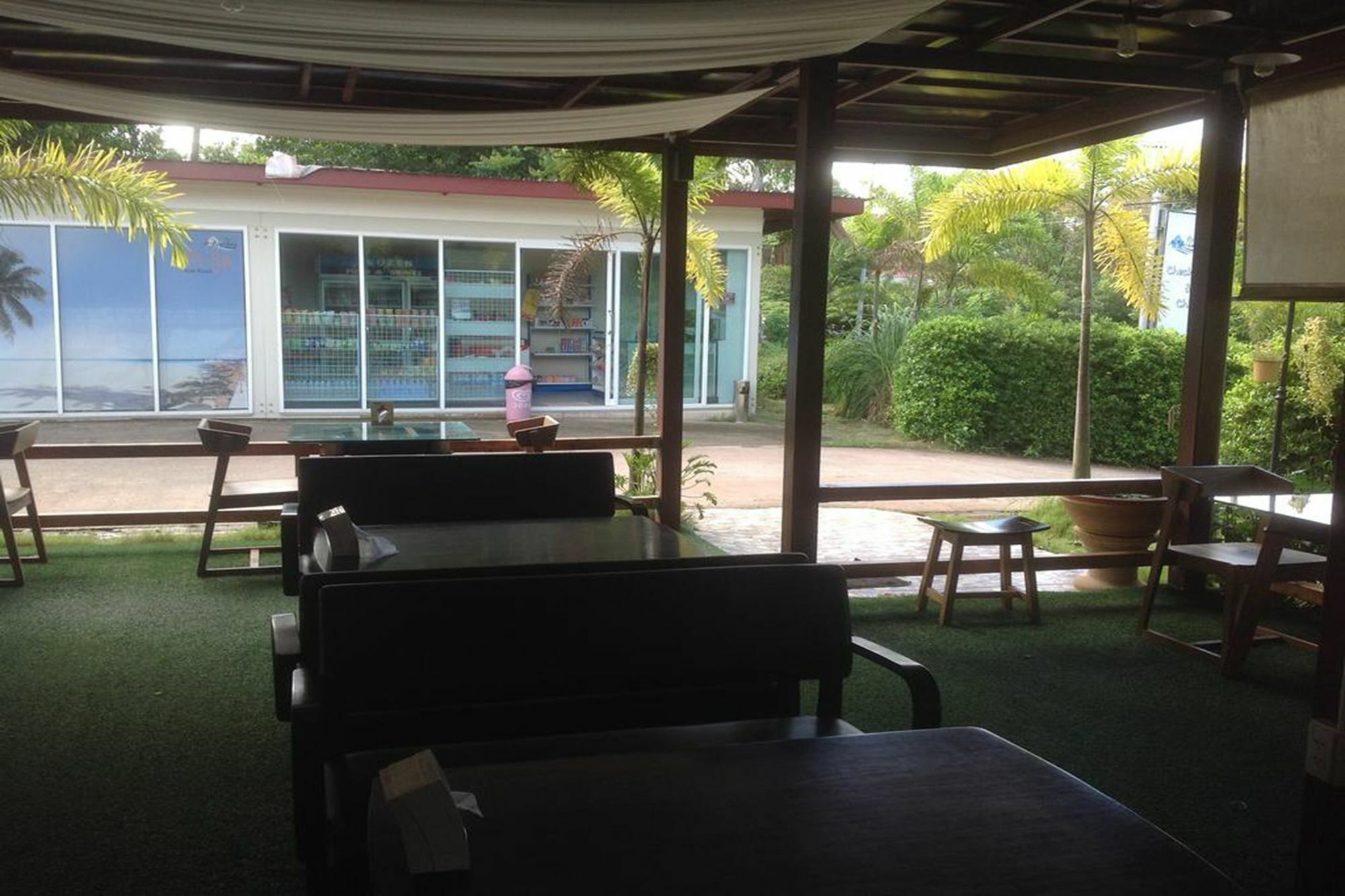 Hotel Check In And Chill Out Ban Laem Sok Esterno foto