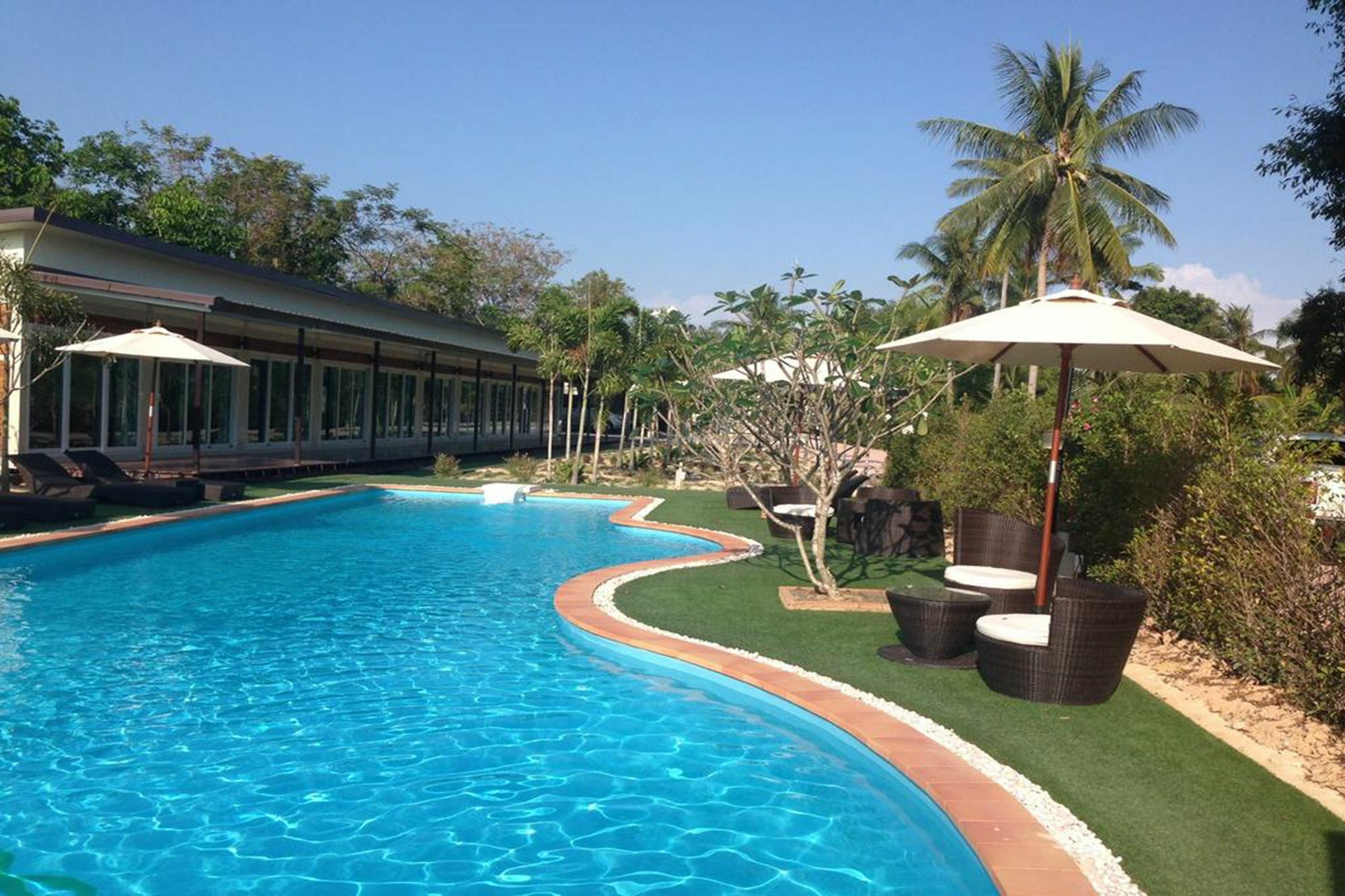 Hotel Check In And Chill Out Ban Laem Sok Esterno foto