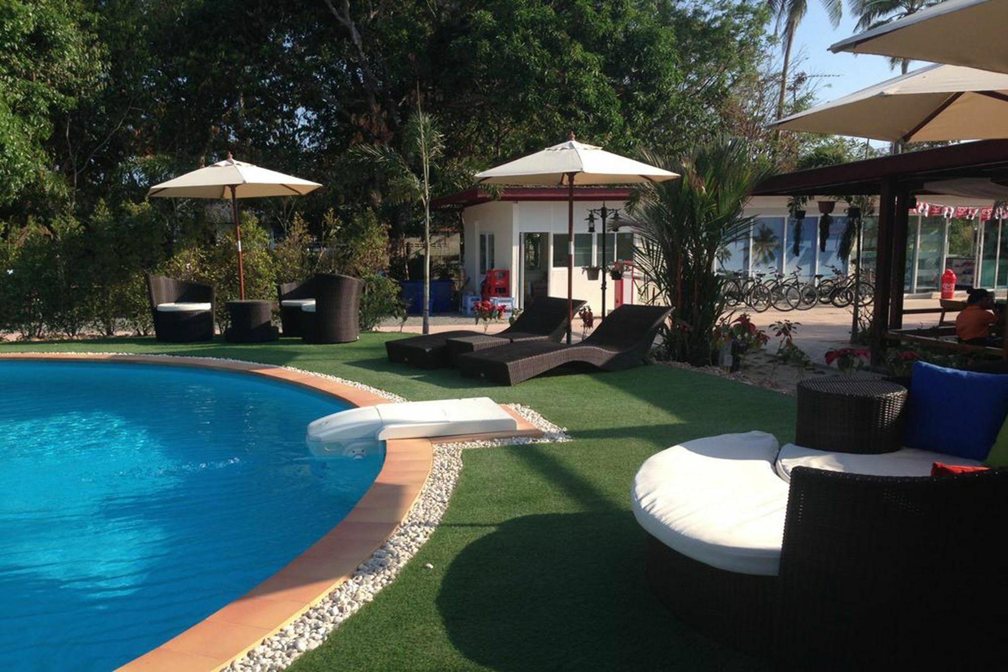 Hotel Check In And Chill Out Ban Laem Sok Esterno foto